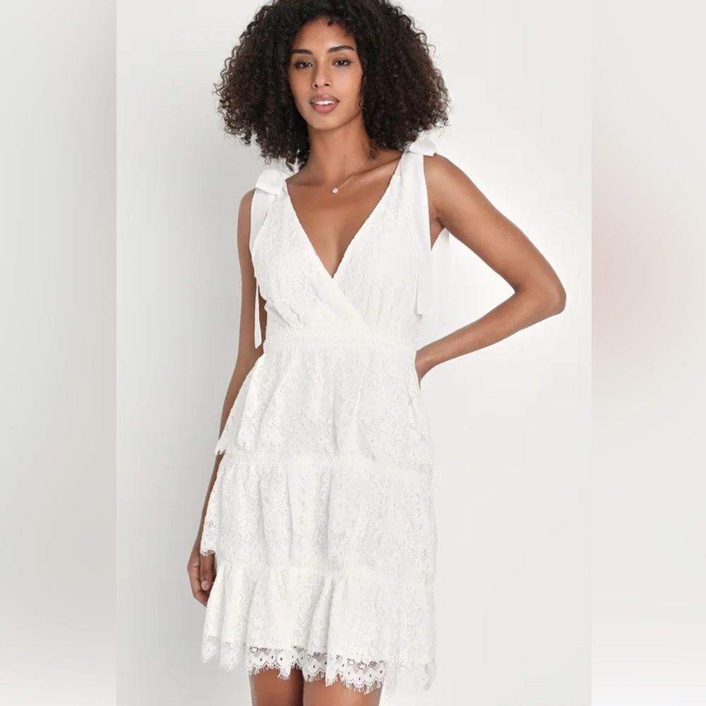 Lulus Sweet Flattery White Lace Tiered Tie-Strap Mini Dress in Size Small. NWT!